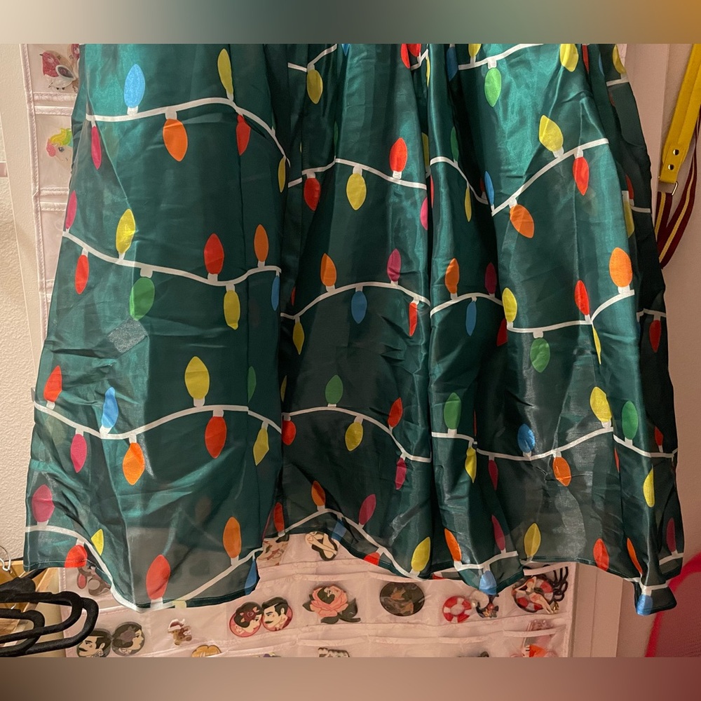 💚PRICE FIRM💚Unique Vintage Light Up
Christmas Lights Print
Sweetheart Dress - Picture 7 of 10